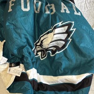 Philadelphia Eagles Teal Throw Blanket